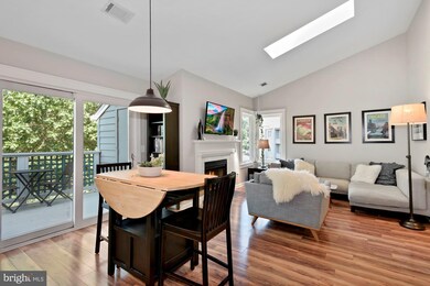 1504 Summerchase Ct, Reston, VA 20194 - photo 3