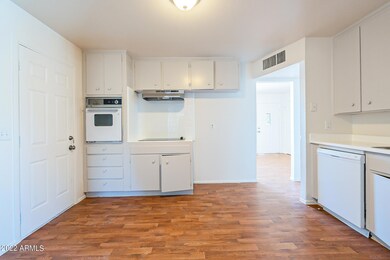 2254 E Balsam Cir, Mesa, AZ 85204 - photo 4