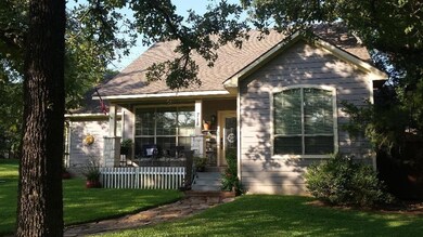 718 Kiowa Dr E, Gainesville, TX 76240 - photo 5