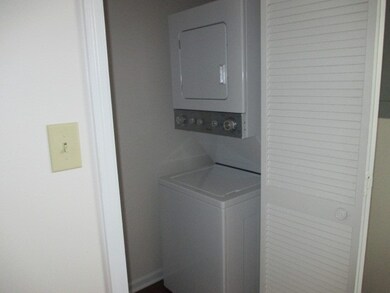 2322 A-8 Indian Dr, Jacksonville, NC 28546 - photo 4