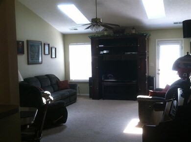 110 Hope Dr, Frankfort, KY 40601 - photo 3
