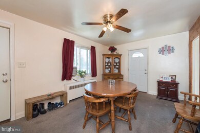 8531 Chestnut Oak Rd, Parkville, MD 21234 - photo 2