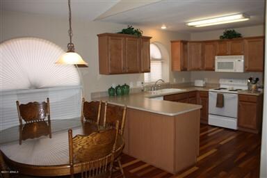 Dining area-Kitchen