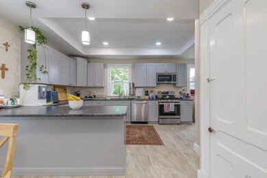 6 Thorndike St, Concord, NH 03301 - photo 3