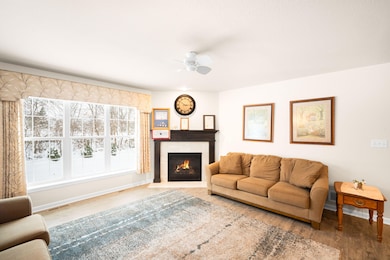 W207N17371 Parkview Dr, Jackson, WI 53037 - photo 4