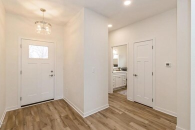 2389 N 10th Ave E, Newton, IA 50208 - photo 5