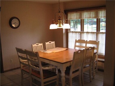 Kitchen Eat-in area