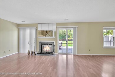 06-LIVING ROOM
