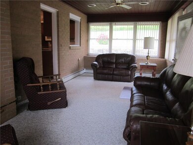 13 windows grace this family rm with built in bric