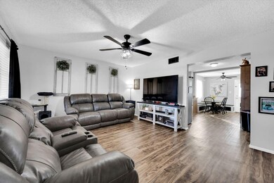 6204 Creek Crossing Rd, Alvarado, TX 76009 - photo 5