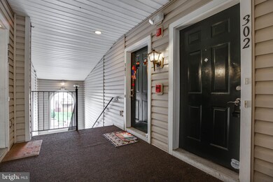 8185 Halley Ct unit 302, Lorton, VA 22079 - photo 3