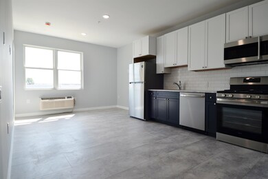 82-84 E 31st St unit 202, Bayonne, NJ 07002 - photo 4