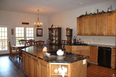 1509 Williamsburg Dr, Manhattan, KS 66502 - photo 2