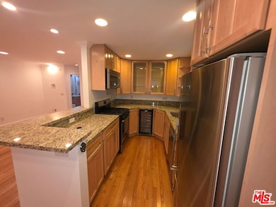 309 Broadway St unit 6, Los Angeles, CA 90291 - photo 2