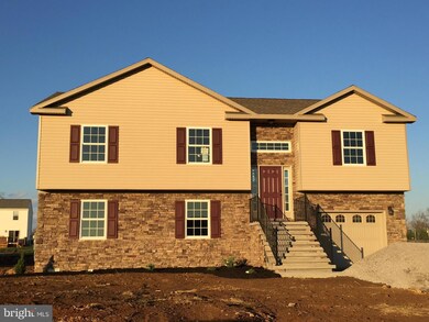 795 Rutherford Dr, Greencastle, PA 17225 - photo 2