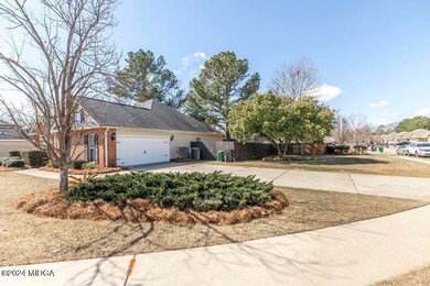 613 Amherst St 6