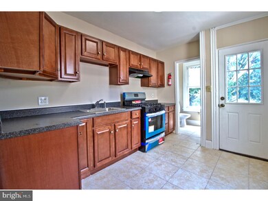 438 N 12th St, Reading, PA 19604 - photo 7