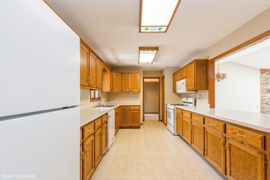 1614 Lake St, Dyer, IN 46311 - photo 4