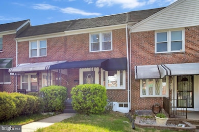 4439 Pen Lucy Rd, Baltimore, MD 21229 - photo 2