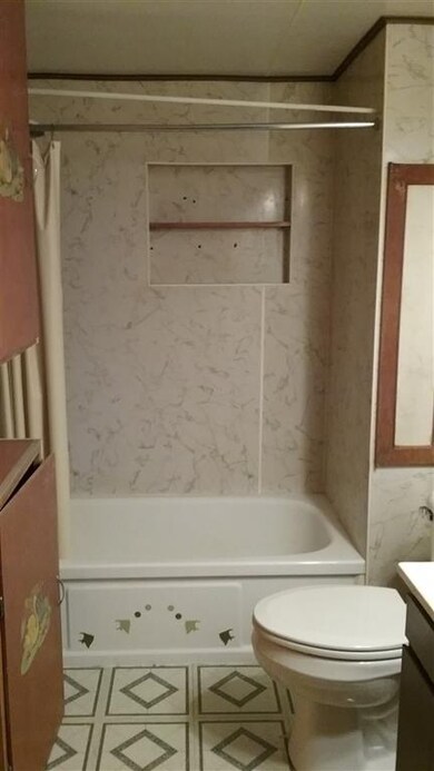 187 S Main St, Potosi, WI 53820 - photo 4