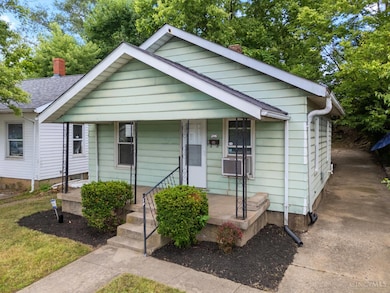 2006 Crescent Blvd, Middletown, OH 45042 - photo 2