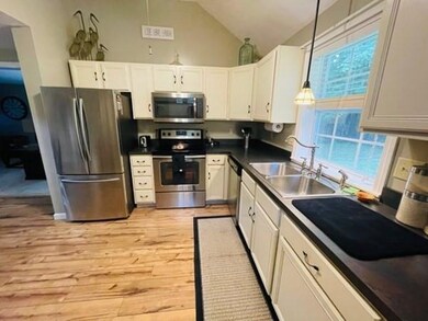 32 Gates Crossing, Leominster, MA 01453 - photo 2