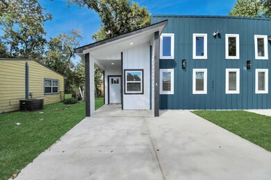 5941 Southlea St, Houston, TX 77033 - photo 4