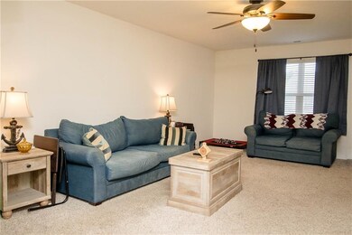 464 Southern Pines Dr, Whiteland, IN 46184 - photo 5