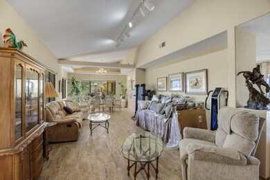 40601 Starlight Ln Indio-large-006-041-0