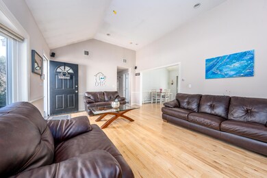 Living room 3