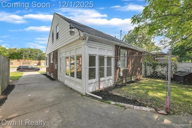 2619 W 8 Mile Rd, Highland Park, MI 48203 - photo 3