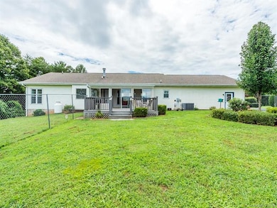 285 Tillman Dr, Hendersonville, NC 28792 - photo 4