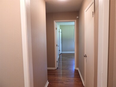 601 6th St, Bay City, TX 77414 - photo 4