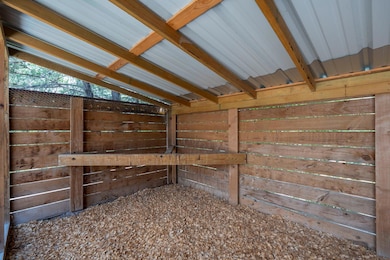 202 E Newton St, Luling, TX 78648 - photo 7