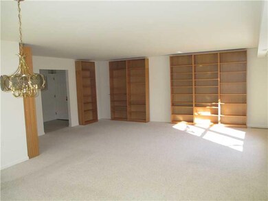 Living Room. Large, bright living room
