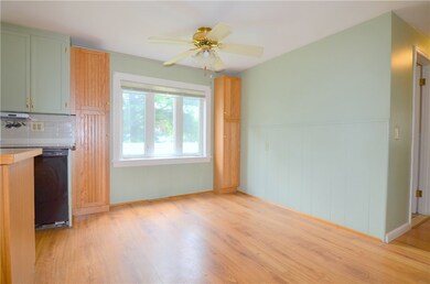 190 Lake Garden Dr, Cranston, RI 02920 - photo 5