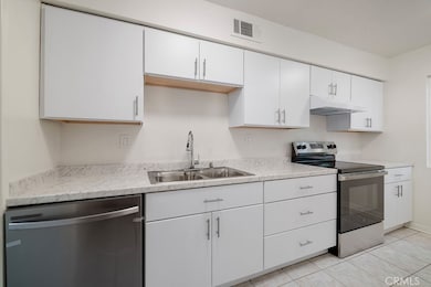 8051 Canby Ave unit 3, Reseda, CA 91335 - photo 3