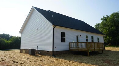 108 W Haven Dr, Statesville, NC 28625 - photo 5