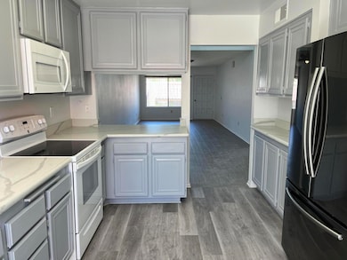 47974 Oasis Ct, Palm Desert, CA 92260 - photo 3