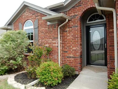 2021 SE 6th St, Moore, OK 73160 - photo 2