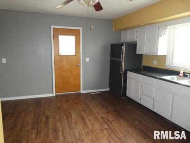 2280 West St, Jacksonville, IL 62650 - photo 7