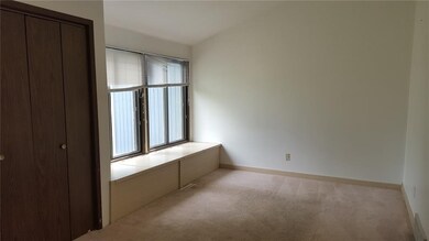 929 9th St SE, Cedar Rapids, IA 52401 - photo 2