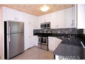 Fully Remodeled Kitchen