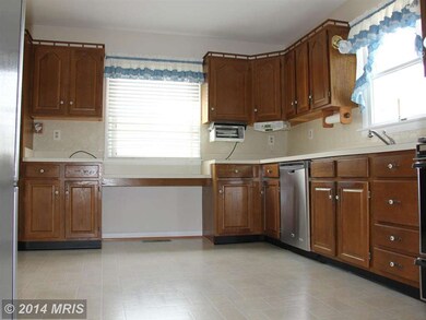 314 Ryan Rd, Glen Burnie, MD 21061 - photo 6