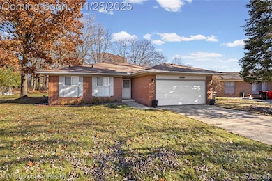 20530 Secluded Ln, Southfield, MI 48075 - photo 2