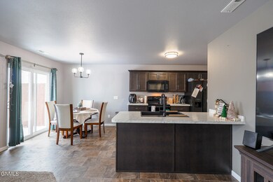 Dining/Kitchen