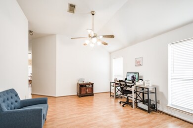 7859 Split Oak Dr, Houston, TX 77040 - photo 3