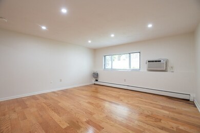 146 Willow St unit 4, Waltham, MA 02453 - photo 6