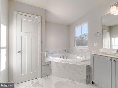 45273 Pinetta Point Ln, California, MD 20619 - photo 5