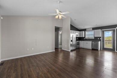005-6725LaineyJaneCourt-Whitesburg-TN-37